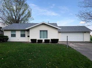 955 S Main St, Canton, IL 61520