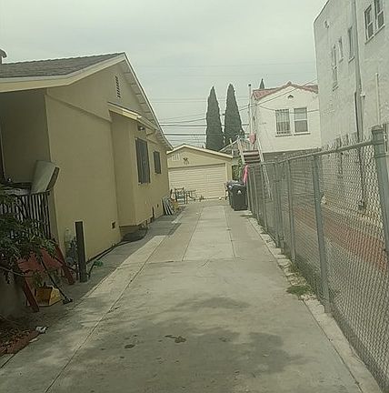 4th image of 1167 E 43rd Pl