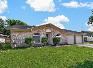 2305 Kingsway Dr, League City, TX 77573