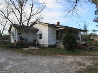 906 E McIntosh Rd, Griffin, GA 30223