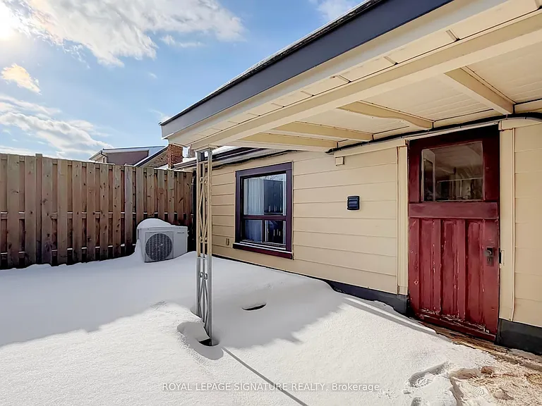 117 Westmount Ave #UPPER — Photo 25