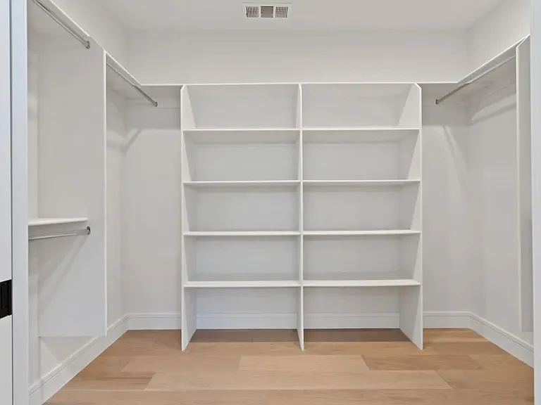 358 Iris St — Photo 21