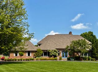 9388 York Woods Dr, Saline, MI