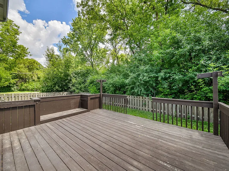 339 Windsor Dr — Photo 22