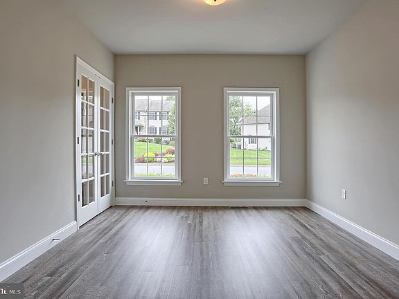 5th image of 3 Rolling Meadow Rd