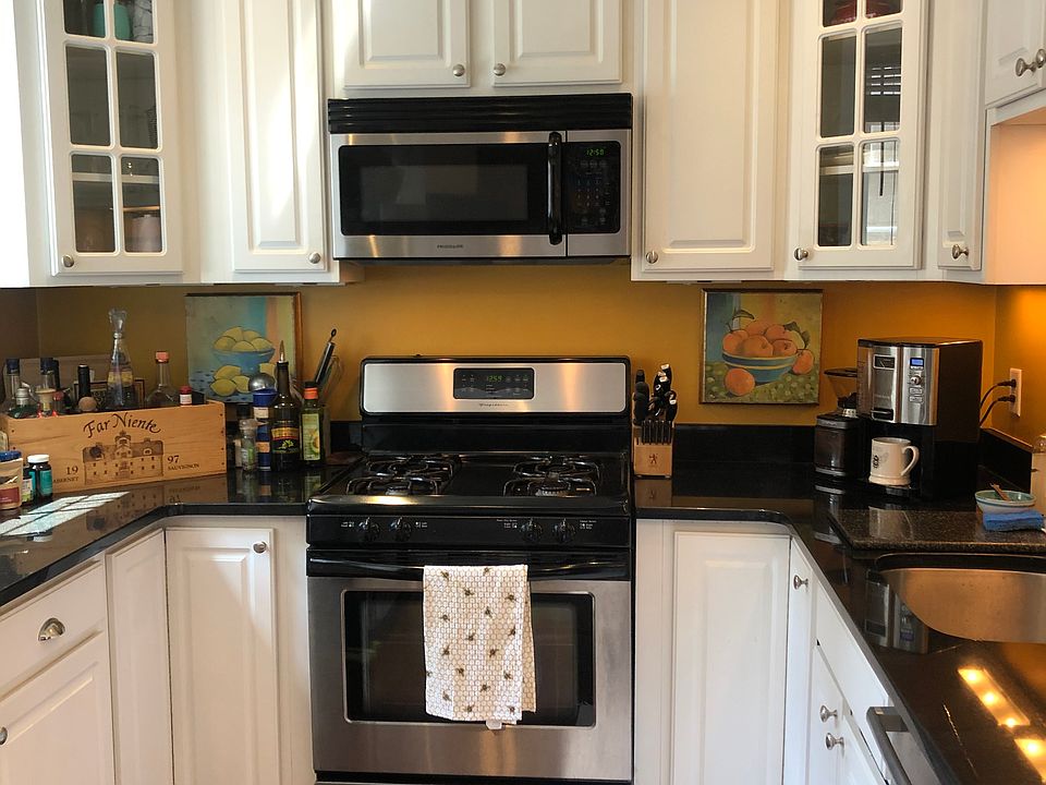 1st image of 289 W 2nd St #2
