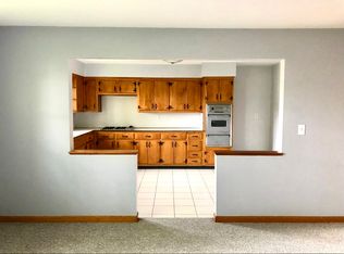 60 Roosevelt St FLOOR 2, Little Ferry, NJ 07643