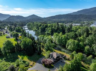 8404 New Hope Rd, Grants Pass, OR 97527