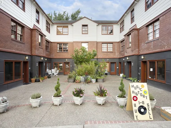 5400 NE 30th Ave APT 205, Portland, OR 97211
