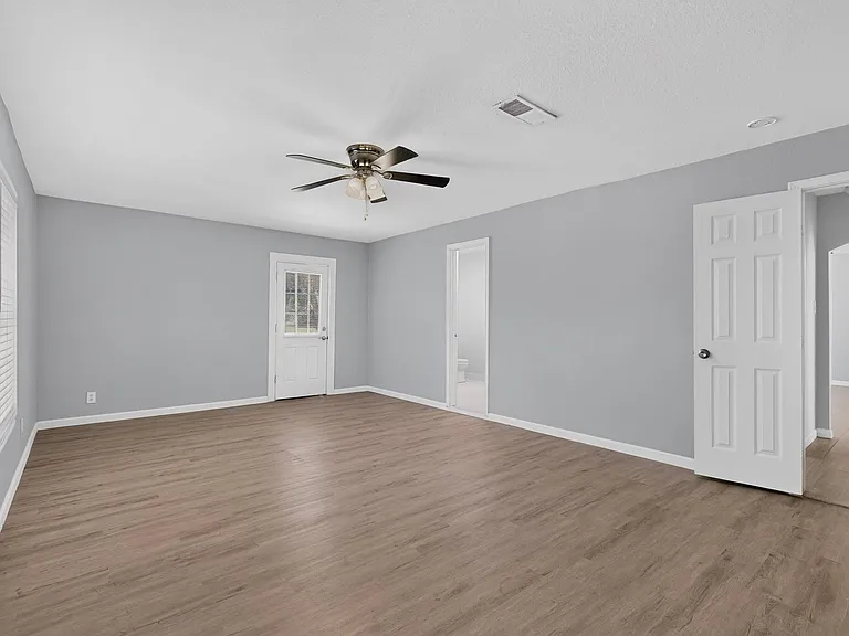 2307 Galway St — Photo 22