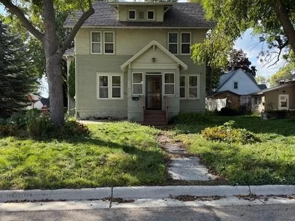 711 Clausen Ave, Albert Lea, MN 56007