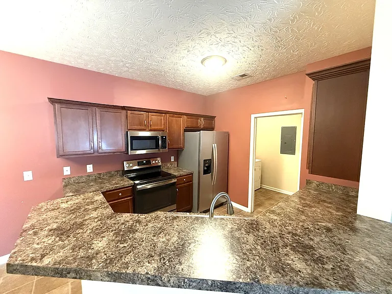 9400 Clubview Dr — Photo 6