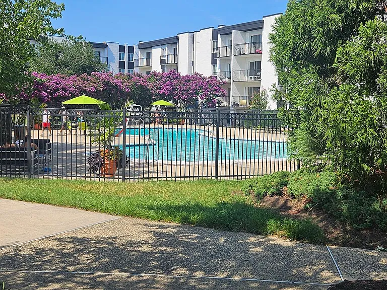 16 S Van Dorn St #201 — Photo 3