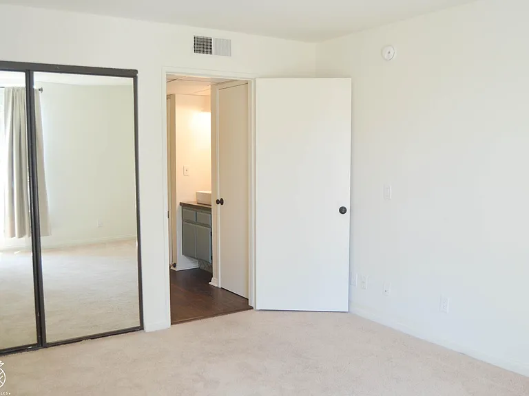 5143 Bakman Ave #206 — Photo 13