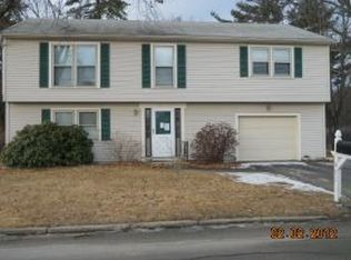 471 Westwood Dr, Manchester, NH 03103