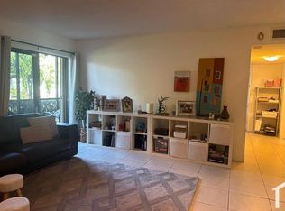 771 NE 199th St APT 103, Miami, FL 33179