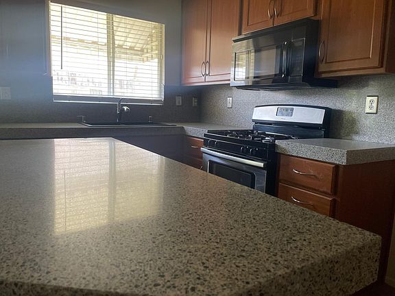 5th image of 13113 Bennington Dr