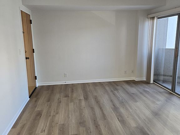 3rd image of 900 19th Ave S APT 107