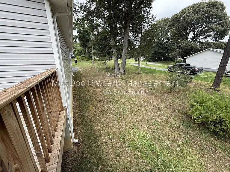 77 Lakeview Dr — Photo 35