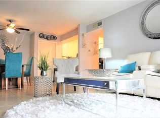 3025 Walnut Bend Ln APT 11, Houston, TX 77042