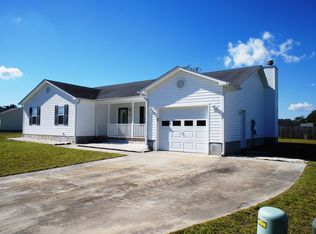 202 Candler Ct, Richlands, NC 28574