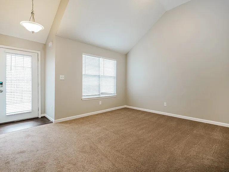2780 Highland Hill Pkwy — Photo 7