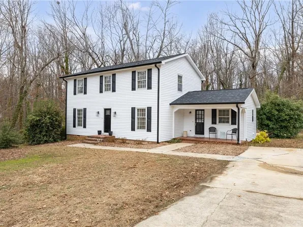 2108 Meadowbrook Ter, Reidsville, NC 27320