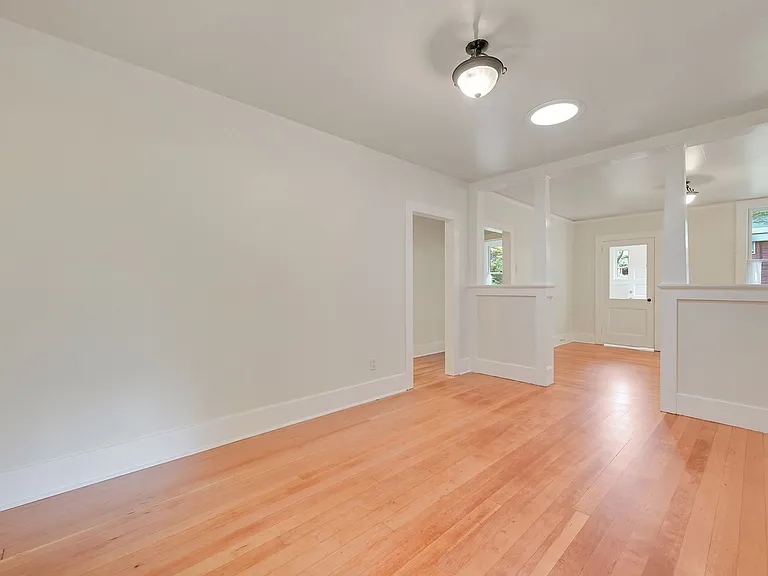 1608 Walnut St — Photo 11