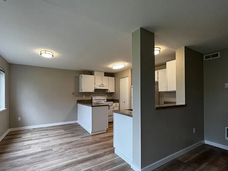 Lawn Courte Apartments at 2802 N. Narrows Drive, Tacoma, WA 98407 — Photo 21