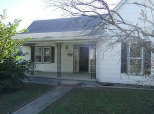 118 N Spring St, Nevada, MO 64772