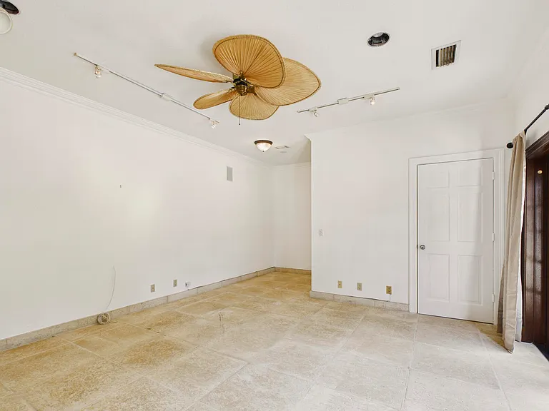 107 Flagler Promenade S — Photo 12