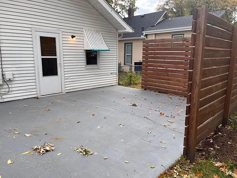 2404 York St — Photo 11
