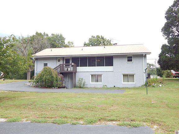 4th image of 604 Pine St