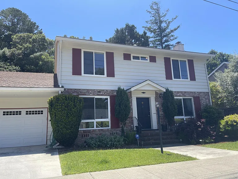 10 Kittie Ln — Photo 2