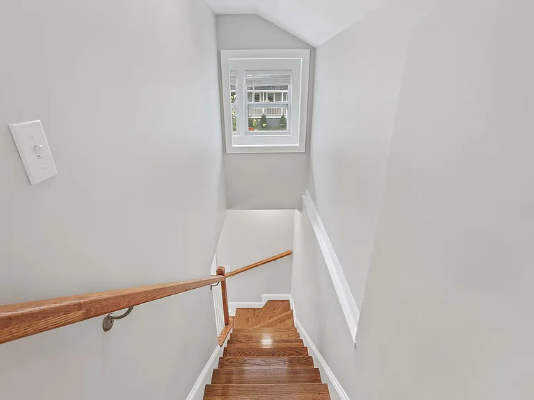 6011 44th Ave — Photo 24