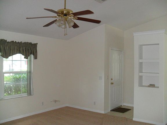 4th image of 4285 NE 32nd Cir