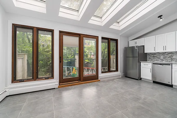 Rented by Corcoran | media 25