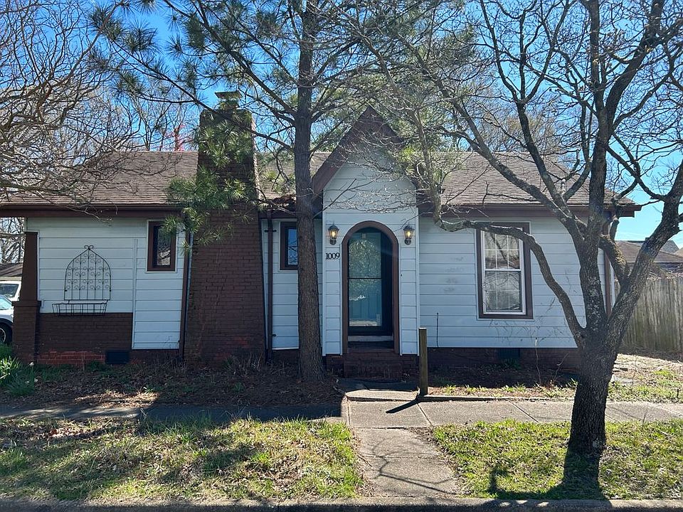 1st image of 1009 E Leicester Ave