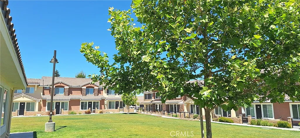 2 bed, 1.5 bath, 1026 sqft, $2,150 — Photo 1