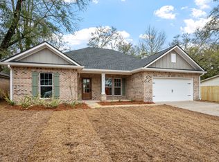 215 Deer St, Niceville, FL 32578