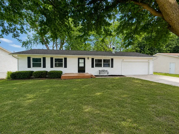 120 Henry Dr, Orion, IL 61273