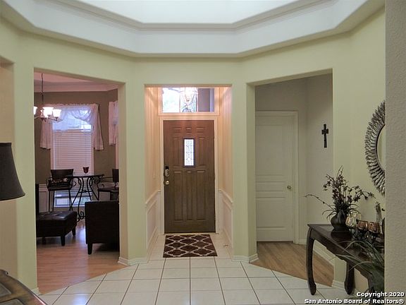 3rd image of 3018 Fall Crest Dr
