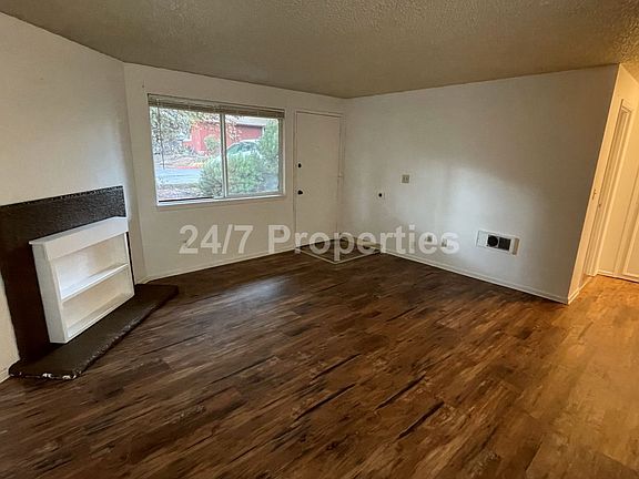 4th image of 16340 NE Glisan St APT 01