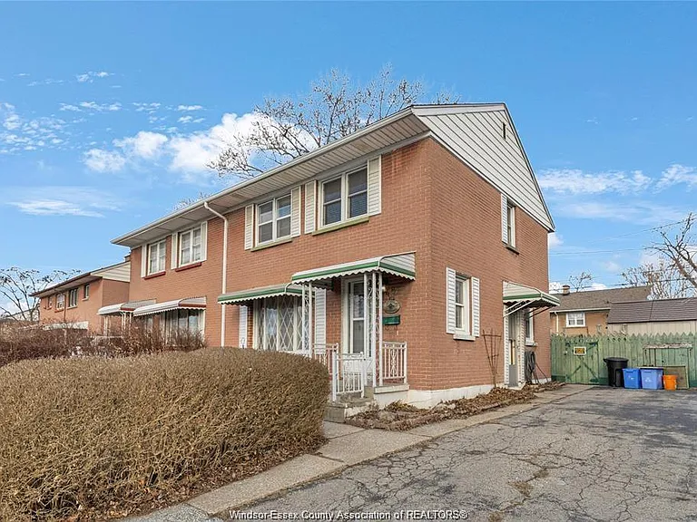 2148 Tecumseh Rd W #LOWER — Photo 1