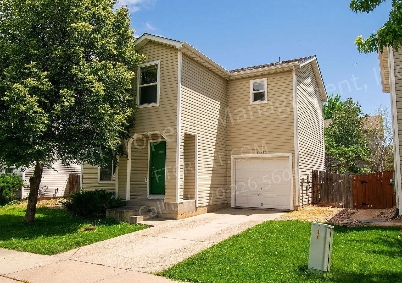 Fantastic 4 bedroom, 2 bathroom home in great location! — Photo 2