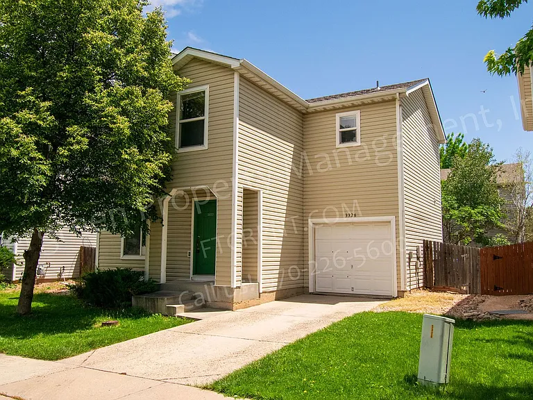 3326 Warren Farm Dr — Photo 1