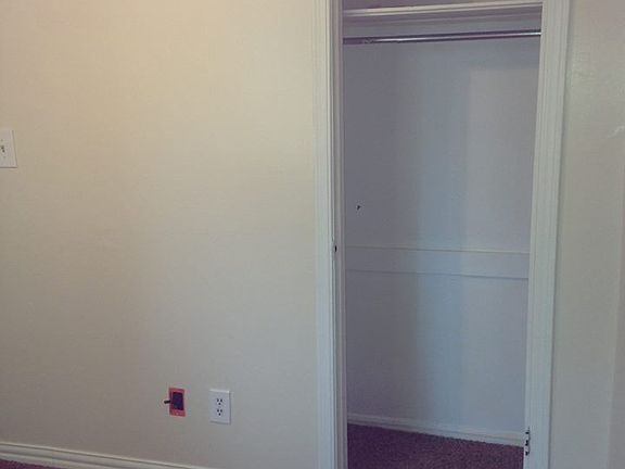 2nd bdrm closet