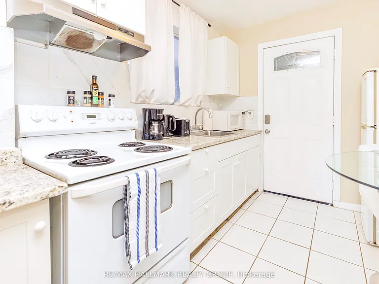 456 Bronson Ave #4 — Photo 8