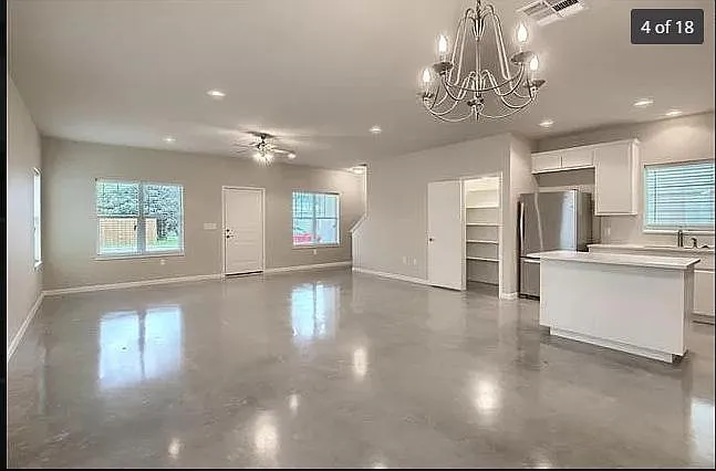 3 bed, 2.5 bath, 1935 sqft, $1,900 — Photo 4