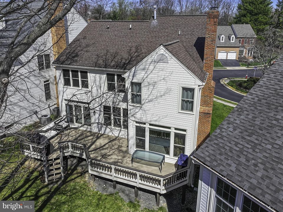 2nd image of 3715 Center Way